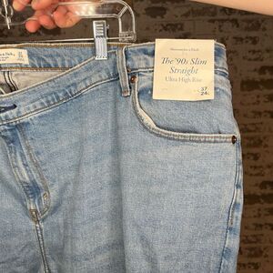 Abercrombie & fitch | women nwt denim jeans 90’s slim straight  highrise